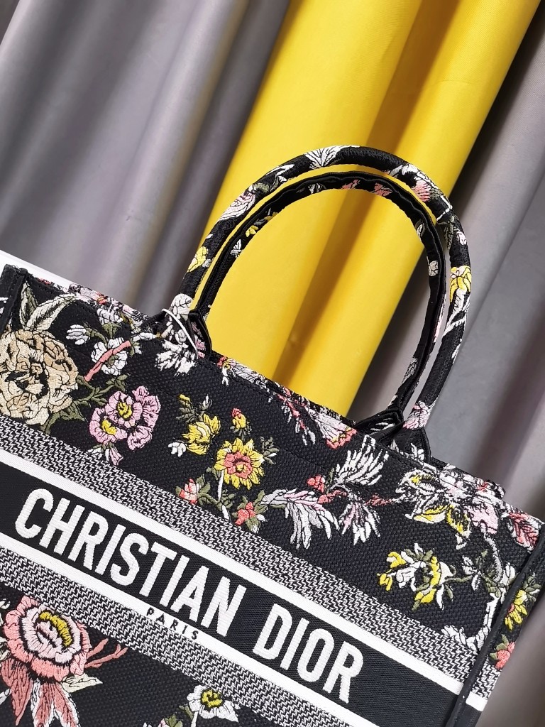 Christian Dior Shopping Bags